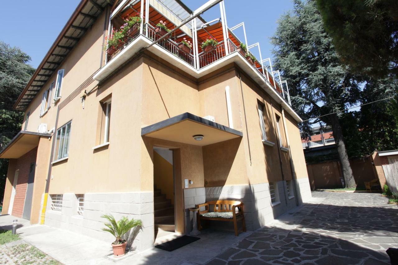 Casa Vacanze Antonia Bologna Esterno foto